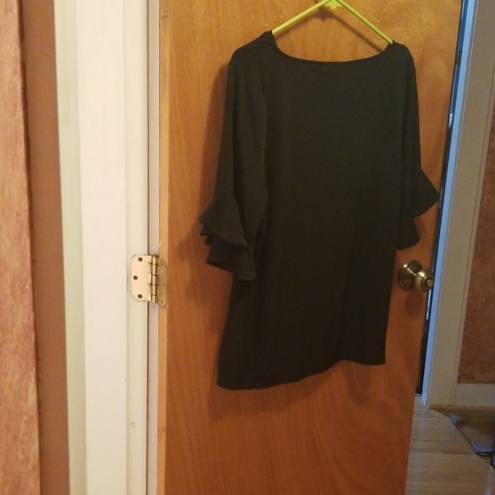 Calvin Klein Blouse W/ Ruffled Sleeve - Picture 4 of 5